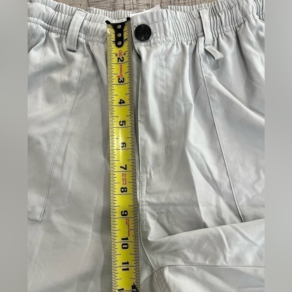Baleaf Laureate Pocketed 7” Grey Shorts Size Medium - Picture 11 of 12